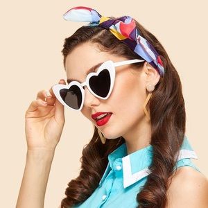 White Vintage Heart Shaped Sunglasses